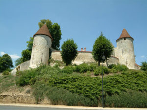 4fba5df41eaca_dun-sur-auron_photo2